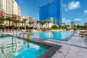Amazing Strip View - Balcony Suite - The Signature MGM 24707